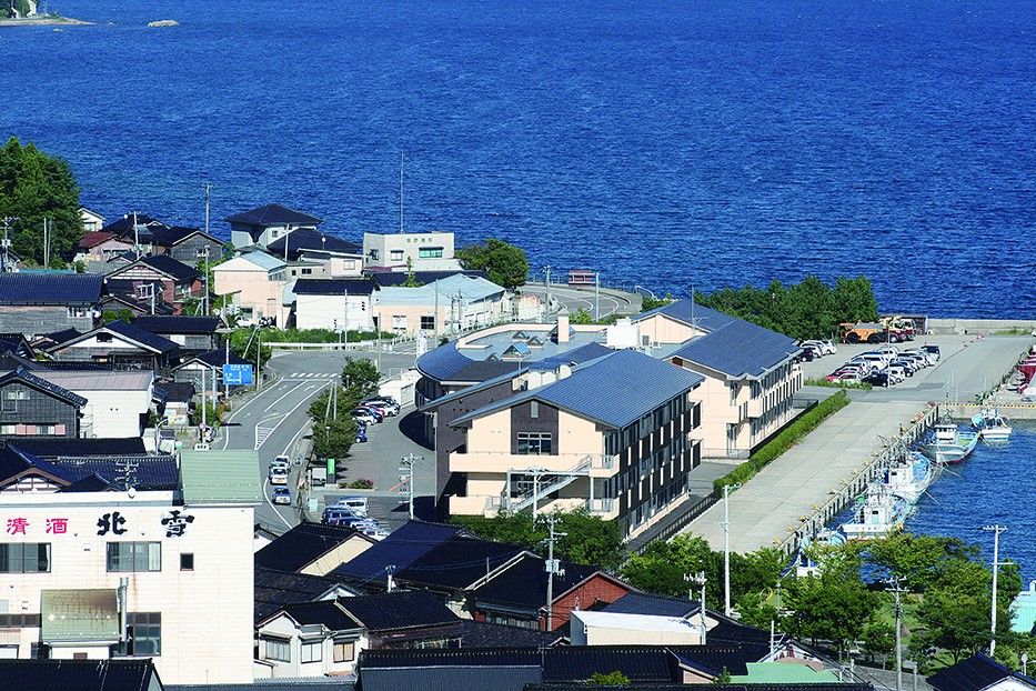 海辺の町の施設風景