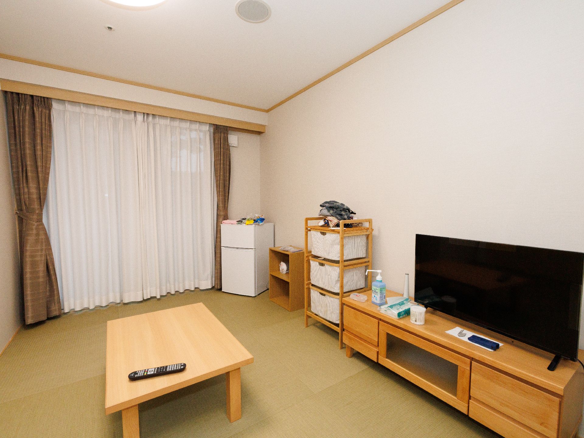 面積が広く、介護ベッドや家具類を置いても狭さを感じない居室