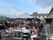 賑やかな屋外イベント会場