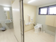 清潔で広々としたトイレ施設