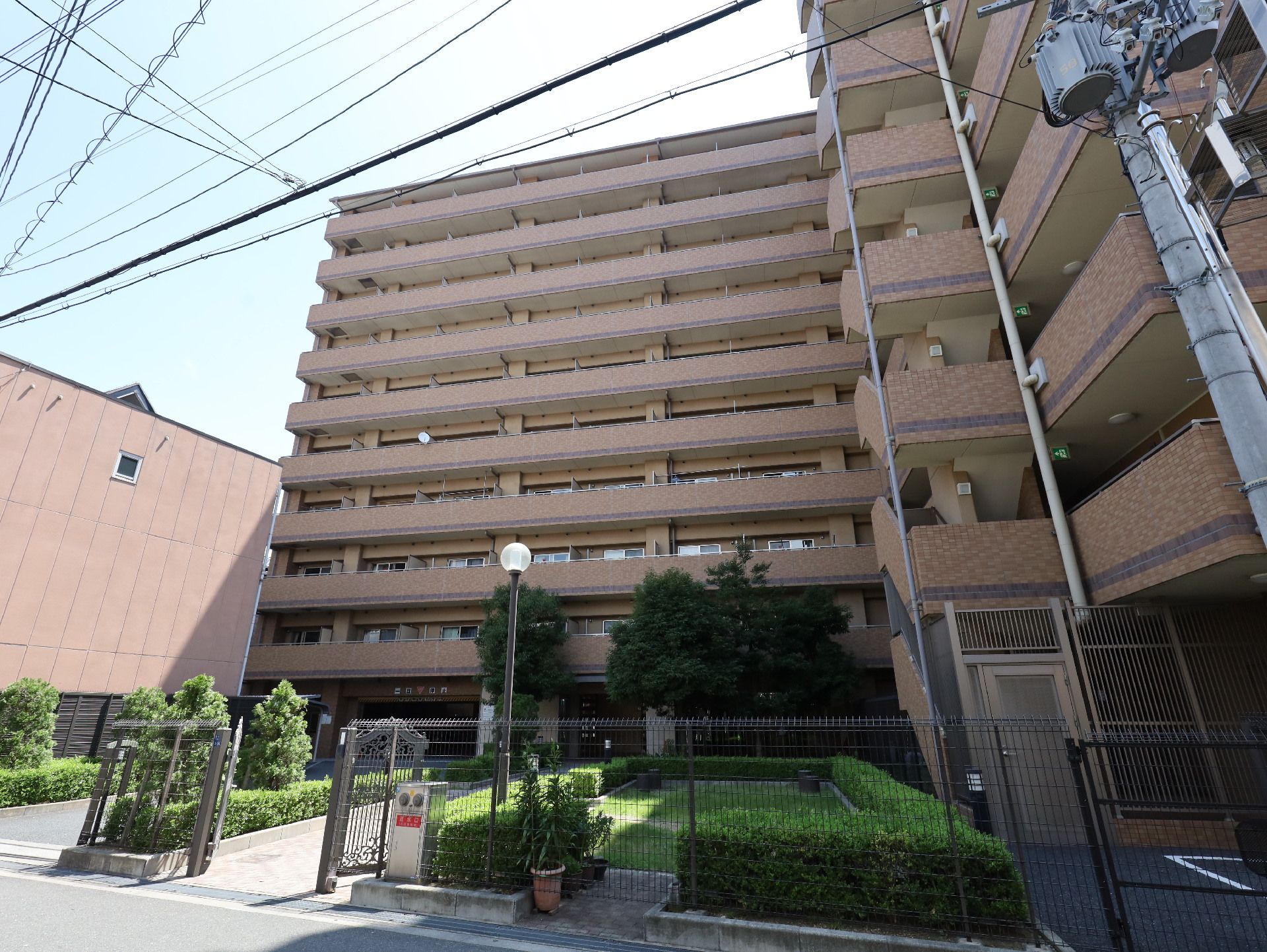 24時間の見守り体制をとっている施設外観