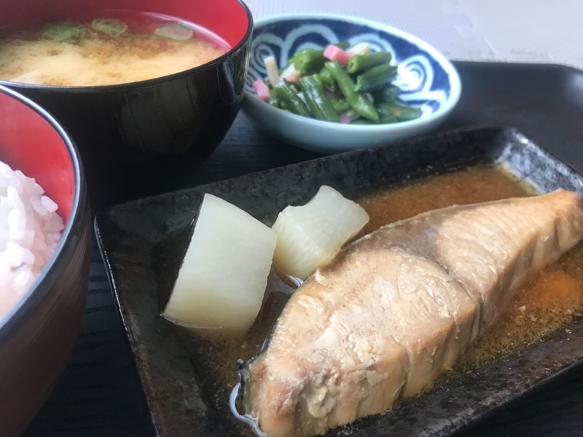 食事。一汁三菜の基本的な定食