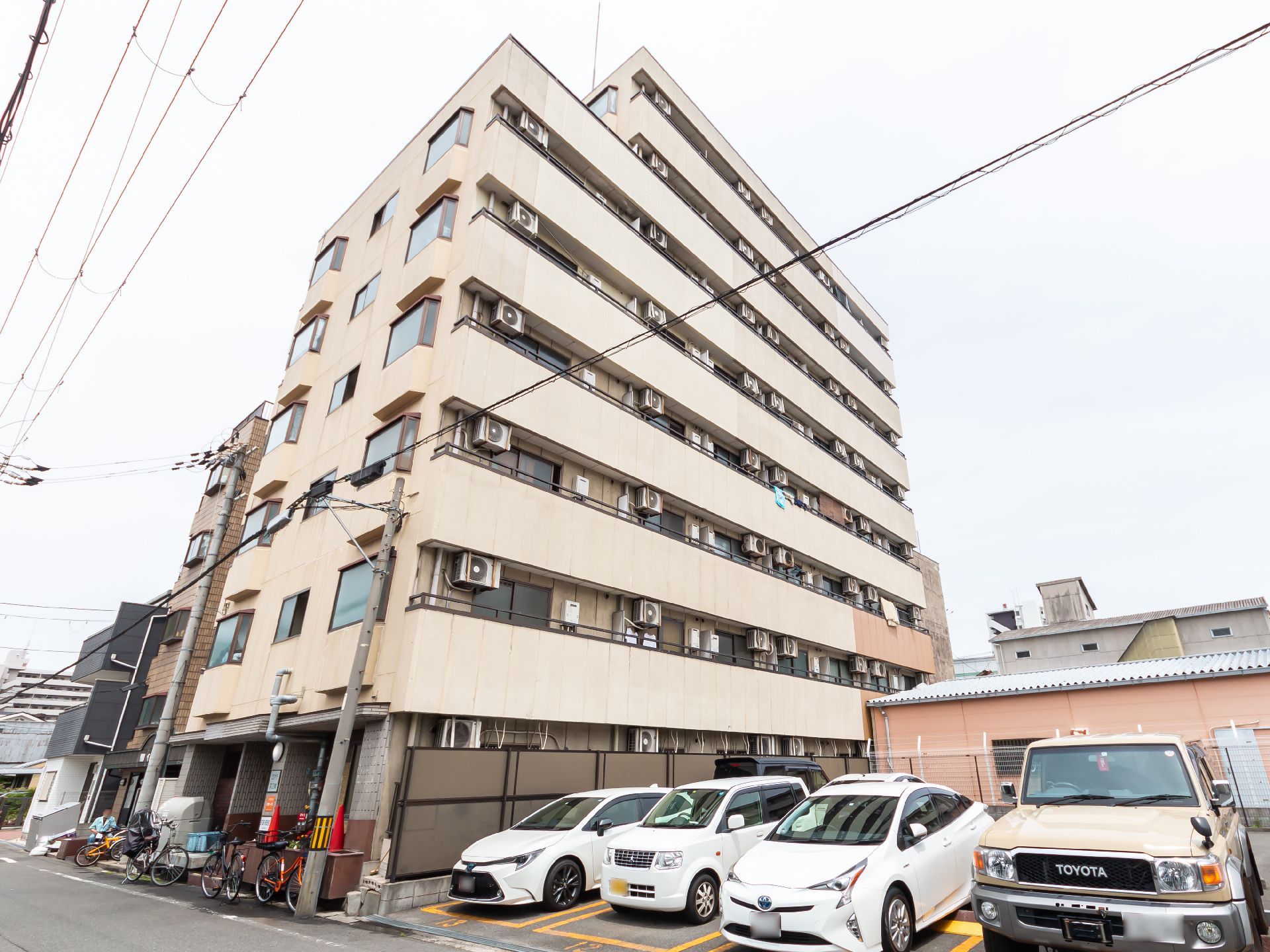 マンションのような高齢者住宅の外観