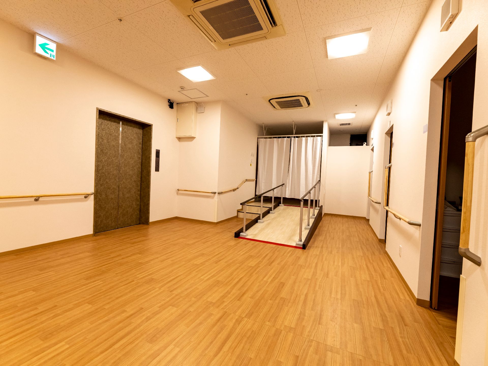エレベーターのある老人ホーム