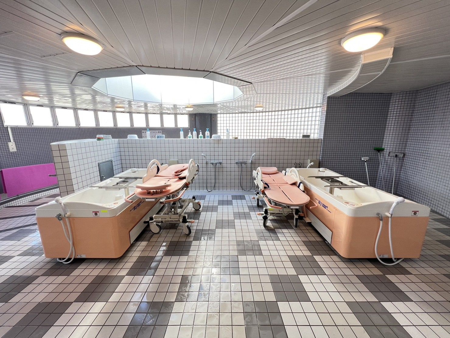 快適な洗体用ベッド施設