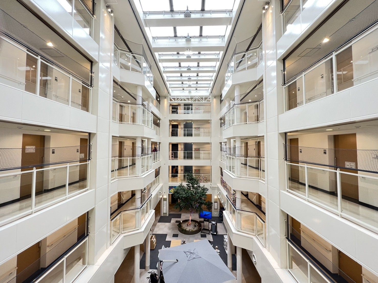 多層式の明るい居室