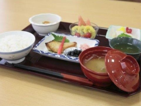 たのしい家 八王子高倉の食事。毎日飽きない、豊富なメニュー・献立を作成ております。日々飽きずにお食事いただけます。