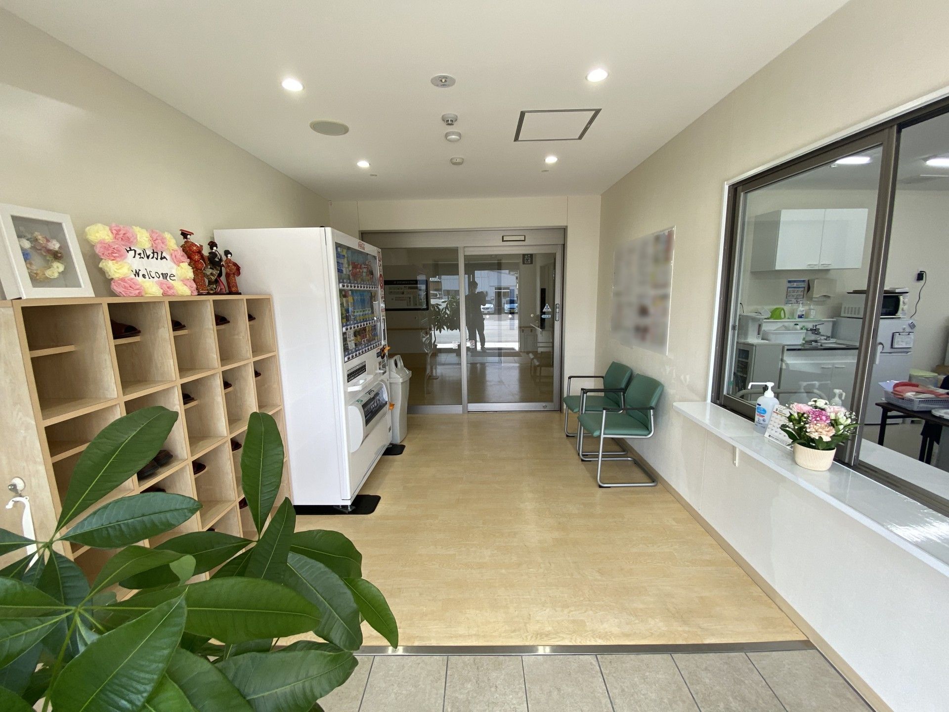入り口には自販機の設置がある