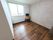 窓際の明るい部屋