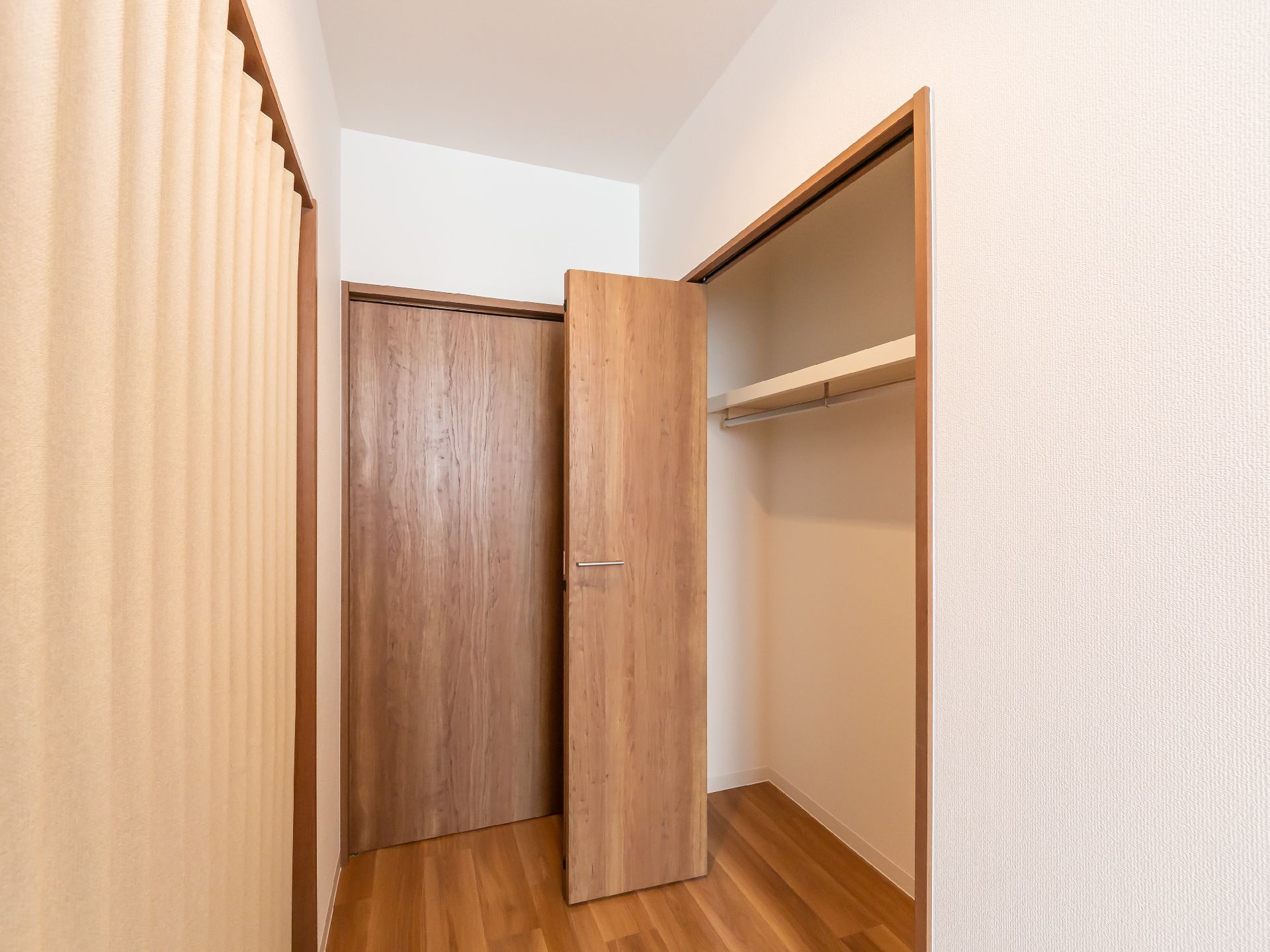 入居者の私服をしまっておける館内にあるクローゼット