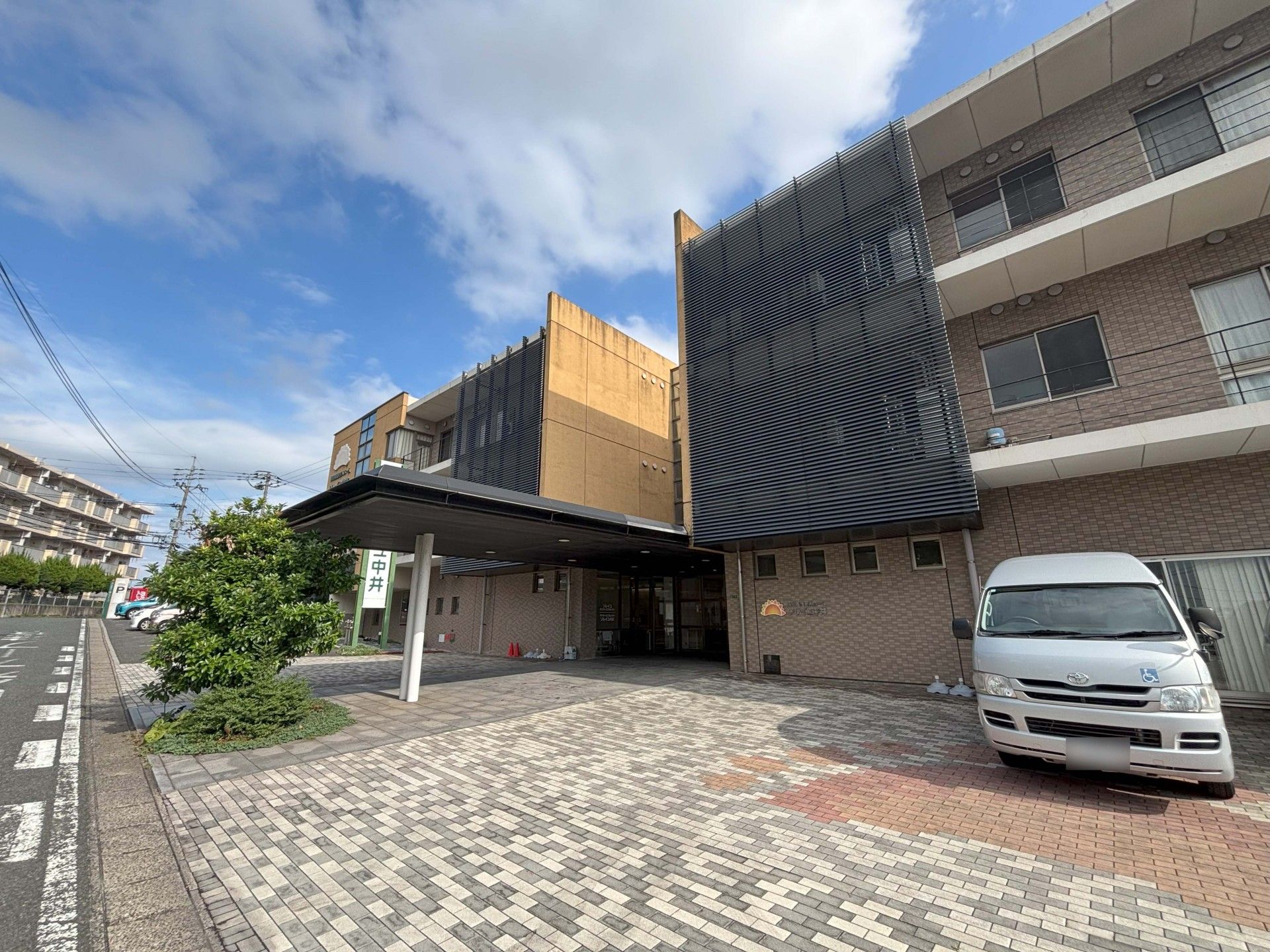 エントランスの外観