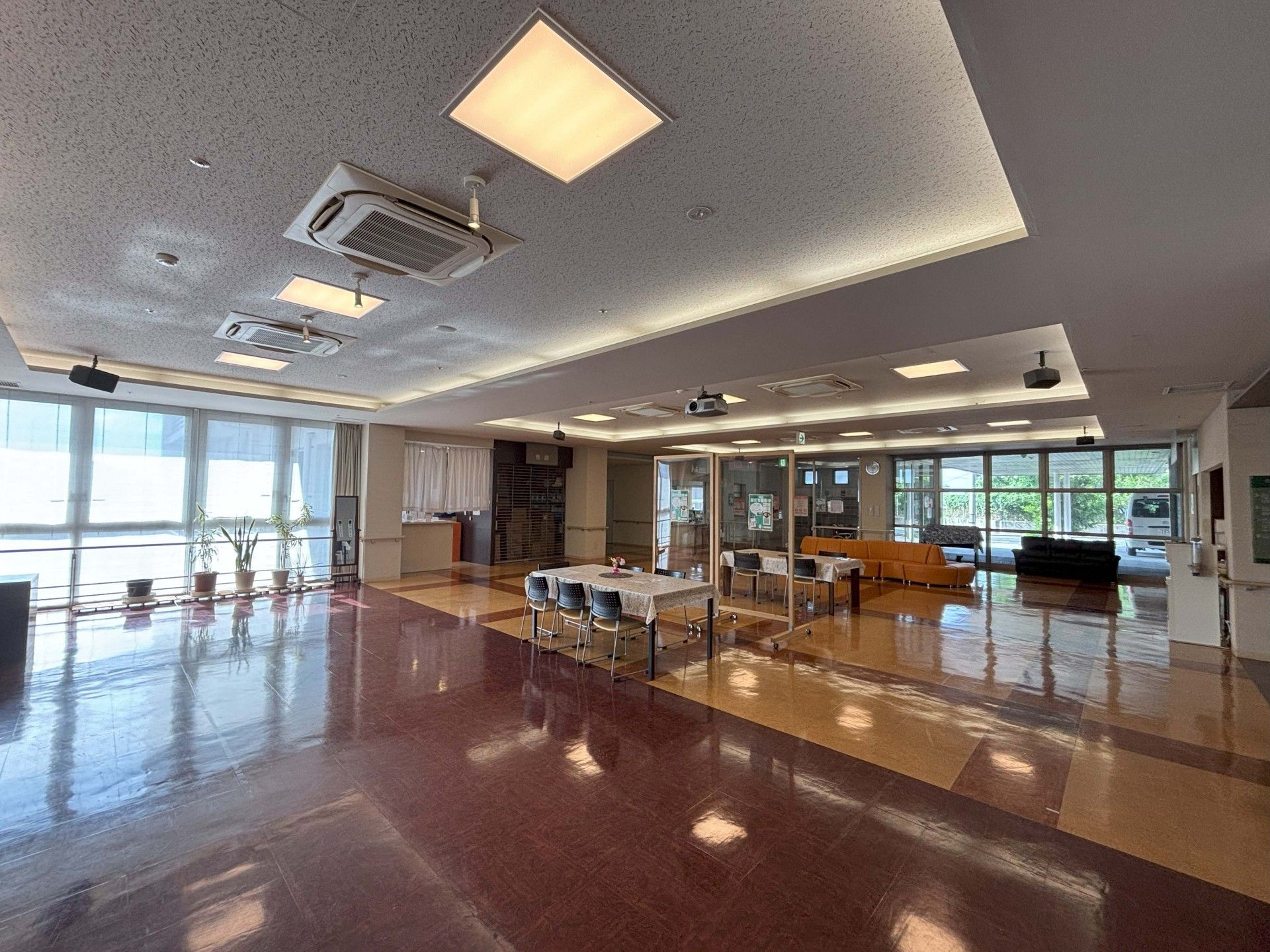 広々とした共有スペース