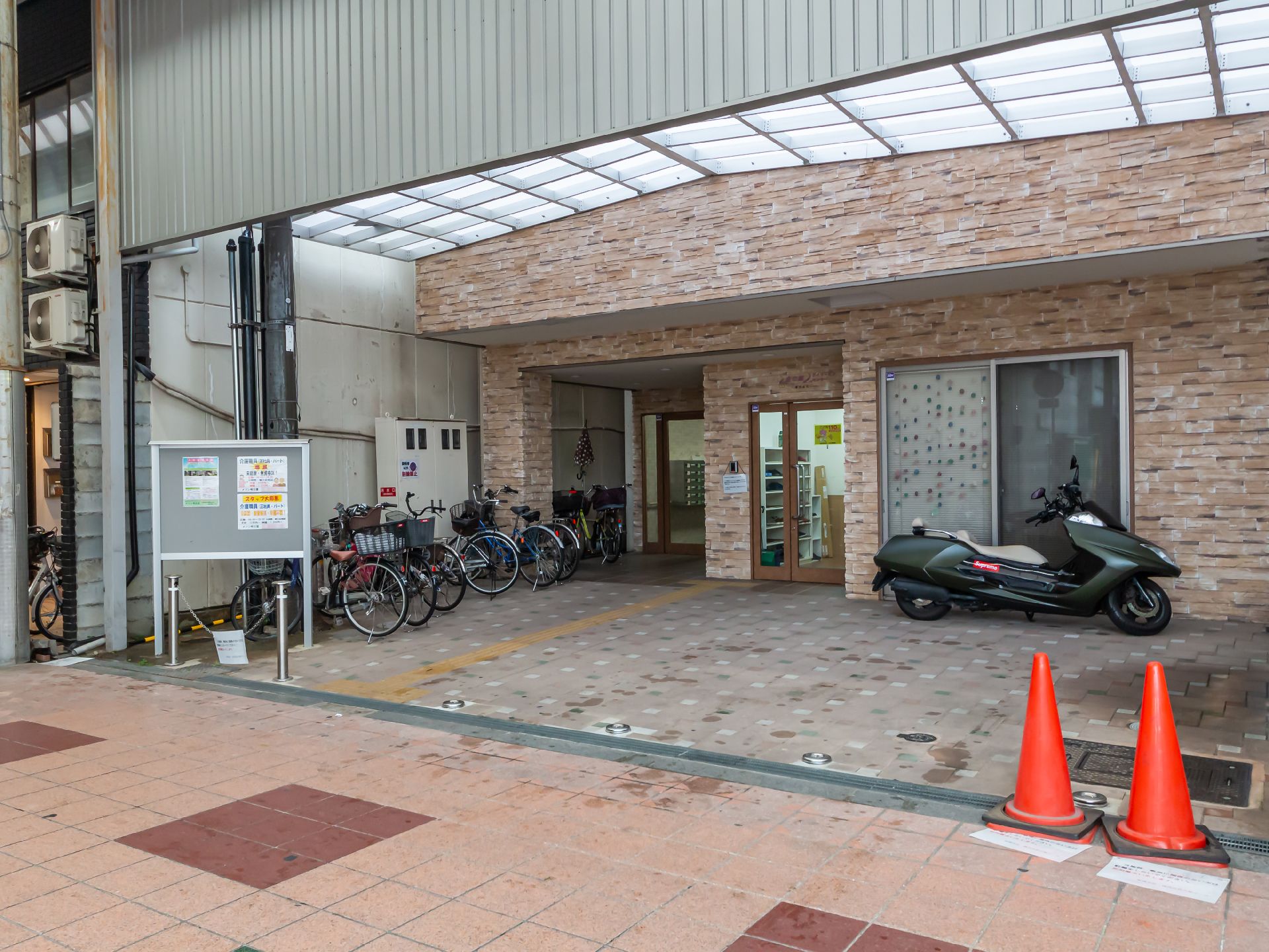 全室個室の施設外観