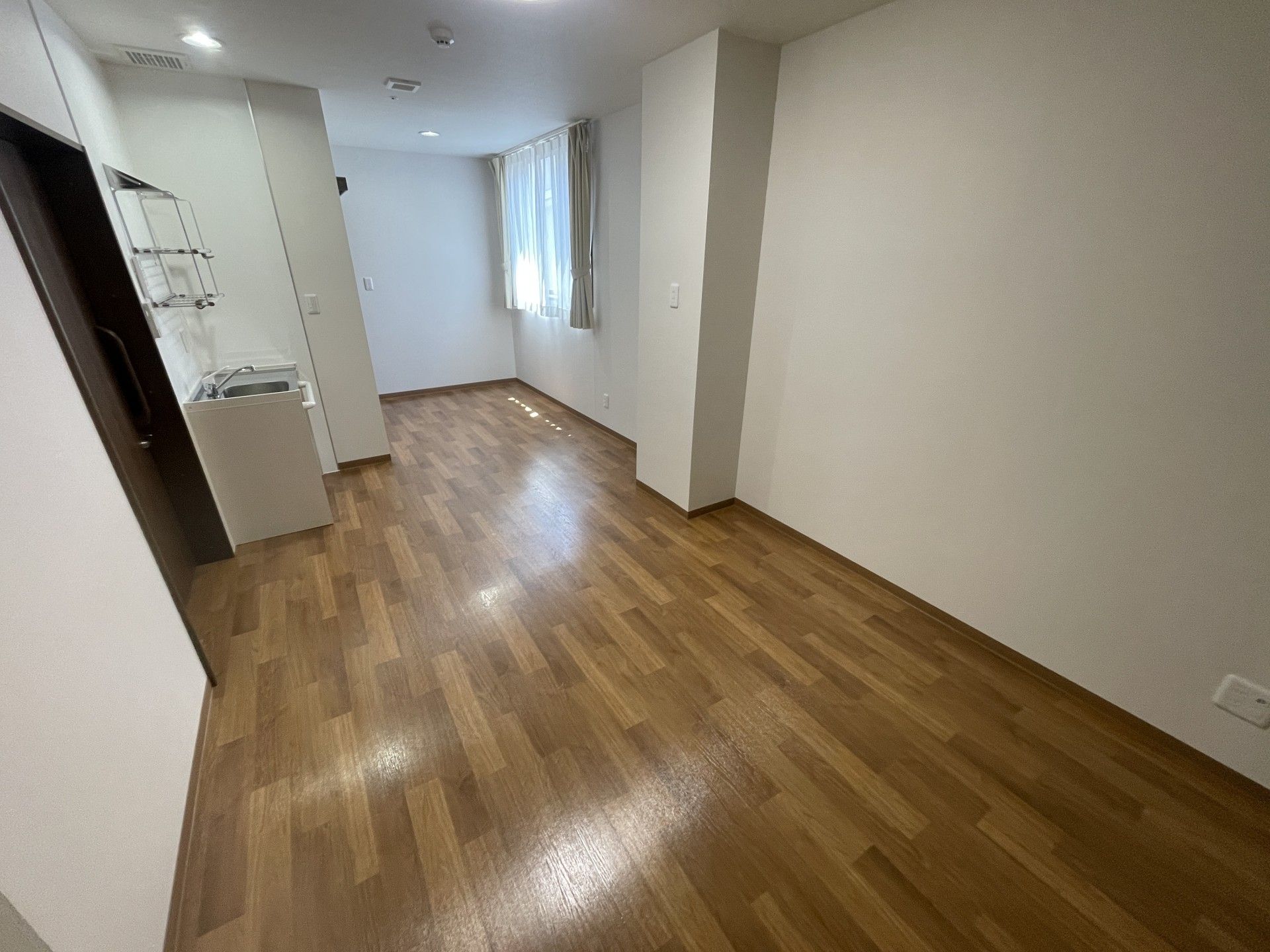 明るい個室の一角
