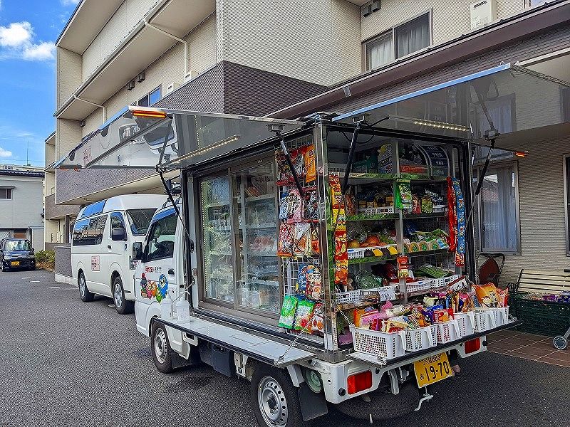 移動販売車が停車中