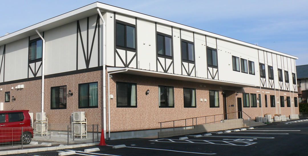 新築そうな施設の外観