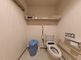 バリアフリー設計のトイレ空間