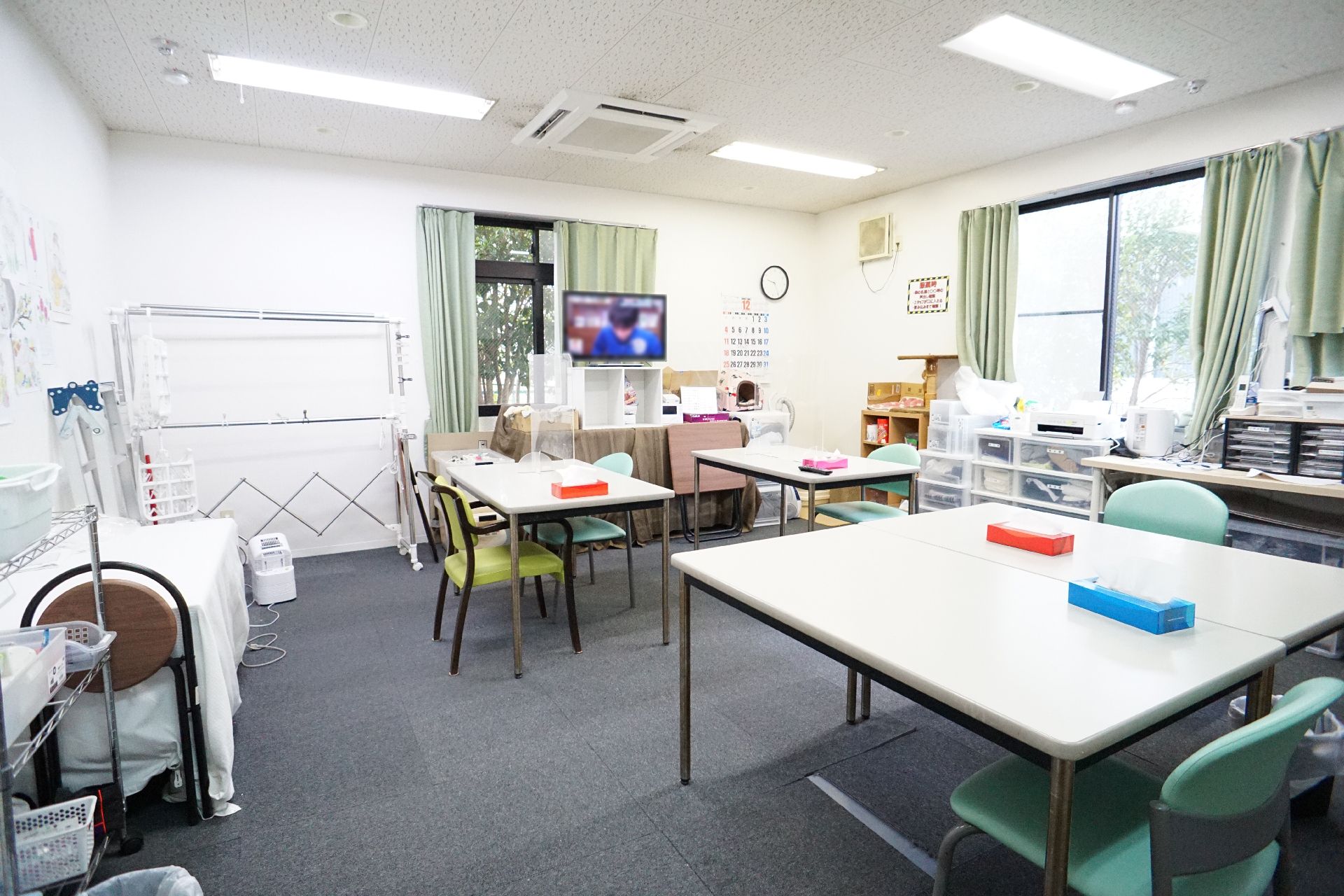 テレビが設置されたリビング