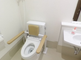 介護施設の清潔なトイレ空間