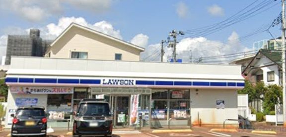 アダージョ福住（介護付有料老人ホーム）の周辺環境。コンビニが近隣にございます。毎日をより快適に、便利にお送りいただけます。
