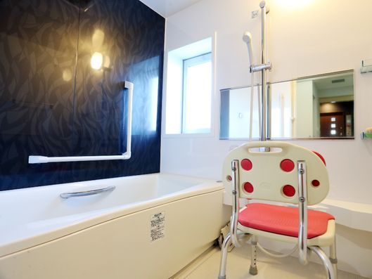 個室タイプの浴室