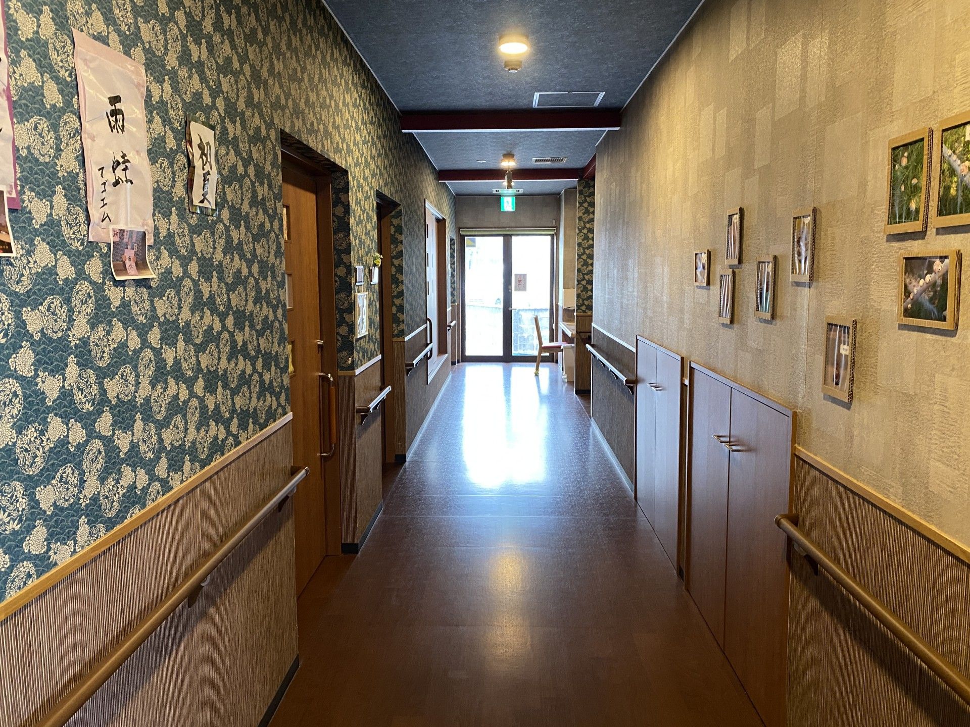 ゆったりとした廊下の風景