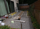 介護施設の中庭と建物