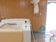介護施設の入浴設備が整った部屋