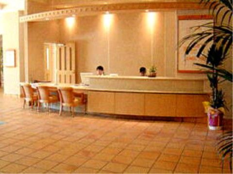 ゆうゆう壱番館よなごのフロント。緊急時に迅速な対応が出来るよう、こちらには常にスタッフが待機しております、。