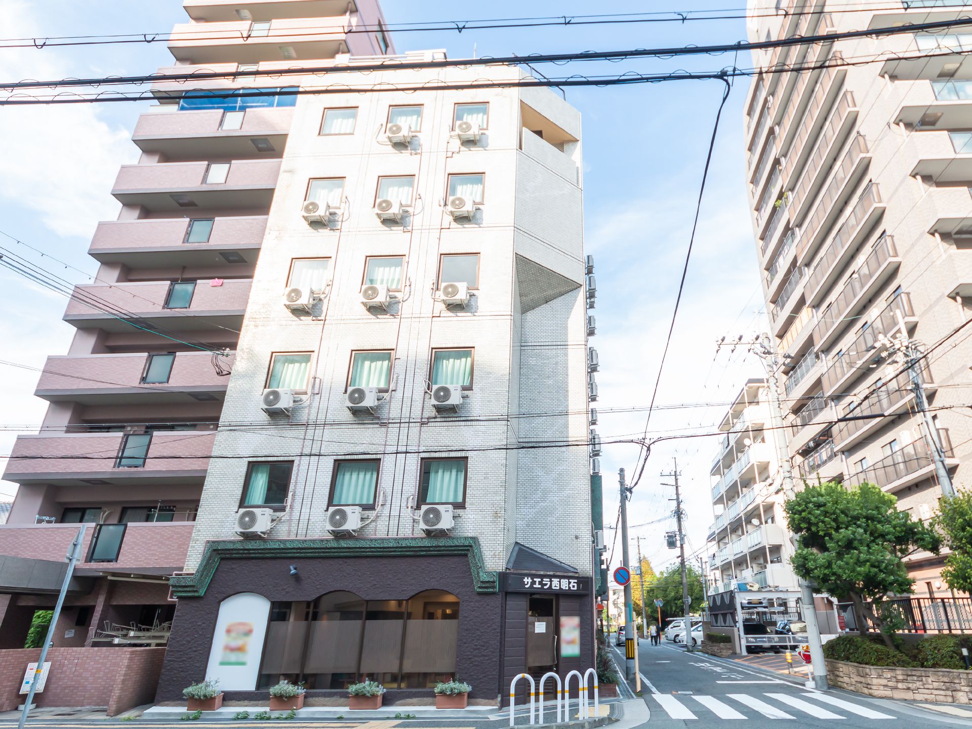 バリアフリー化された介護施設全体の外観