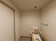 バリアフリー設計のトイレ空間