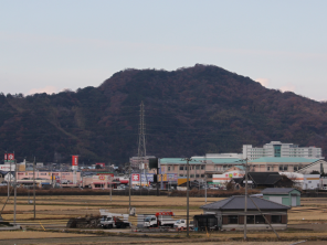 山と街並みの風景