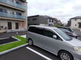 介護施設の外観と駐車場