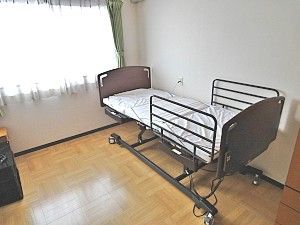 明るい個室の居室