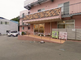 街並みを望む施設の外観