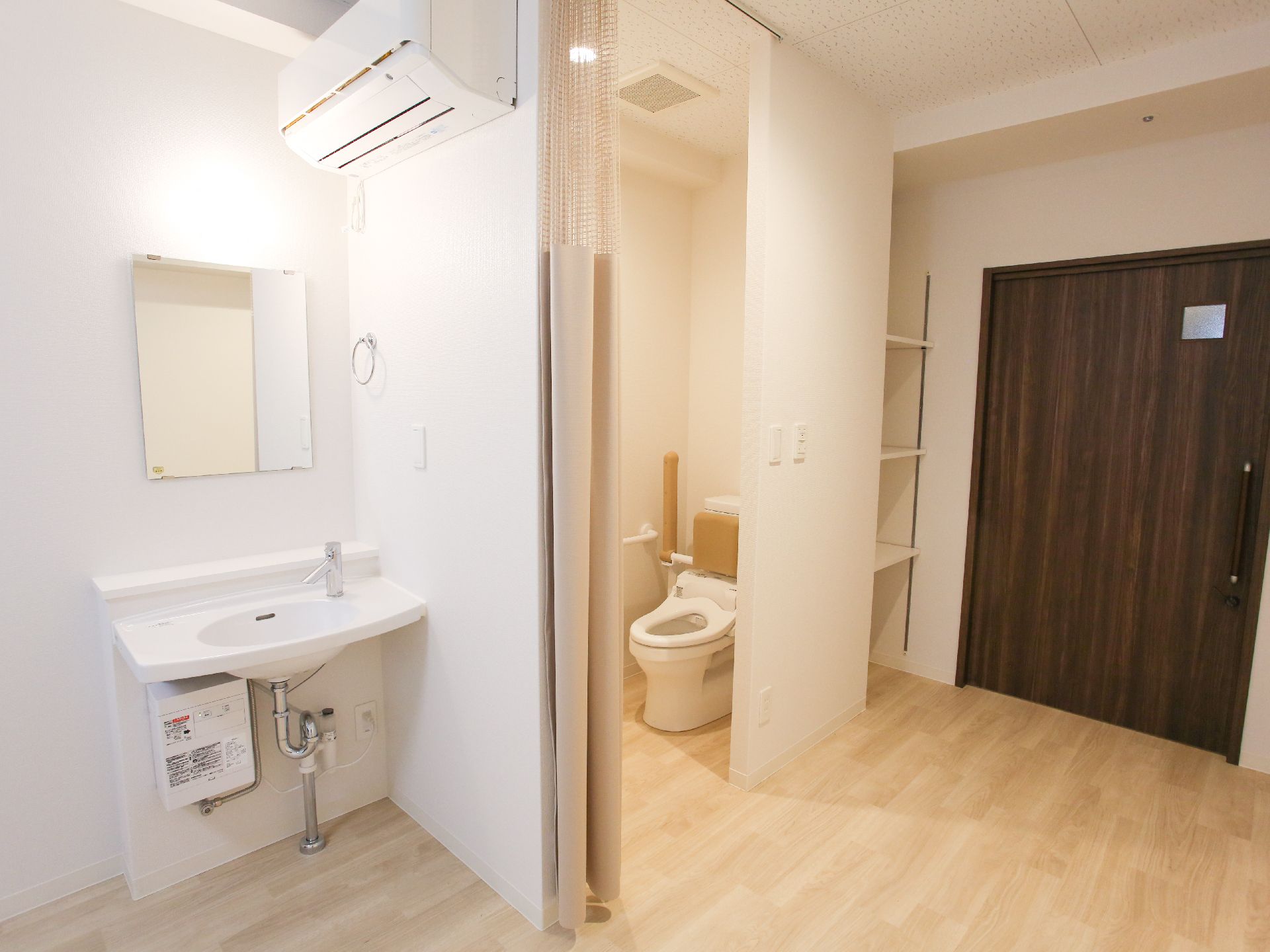 洗面台やトイレが設置されている居室