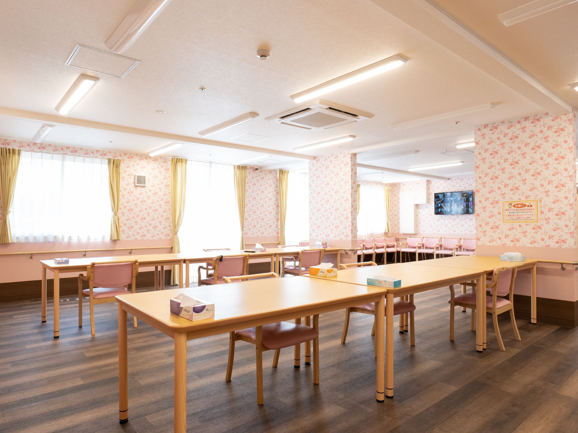 家具配置にゆとりをもたせた共有スペース