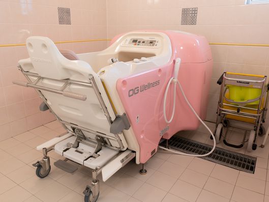 車いす対応浴室