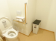 バリアフリー設計のトイレスペース