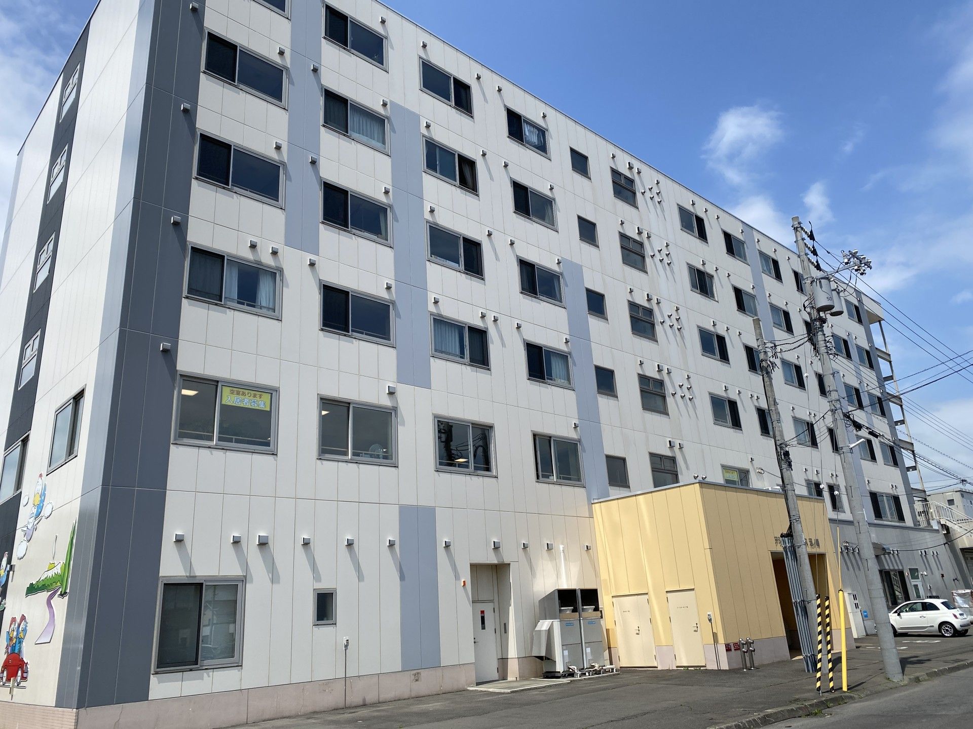 多階層の建物外観