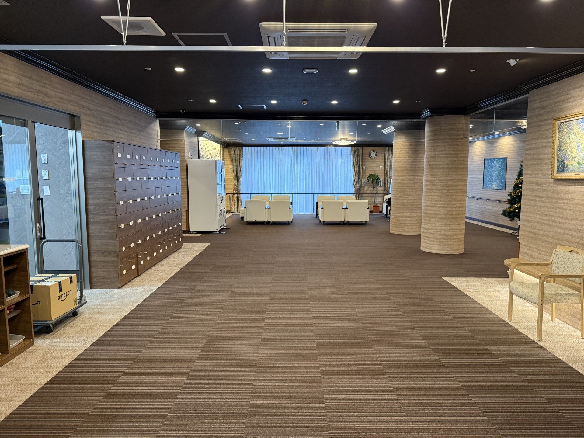 落ち着いた雰囲気のロビー