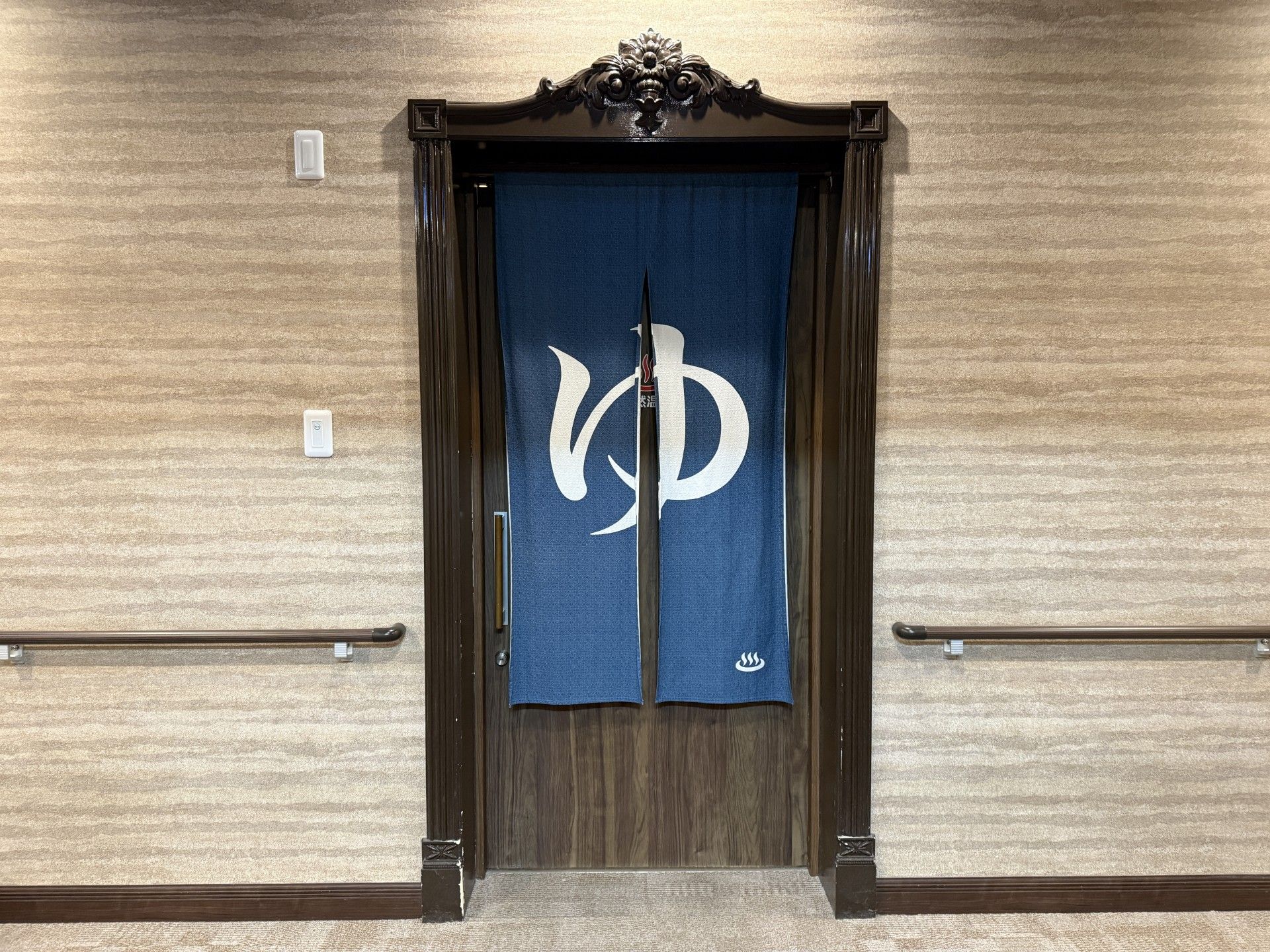 暖簾のある入口