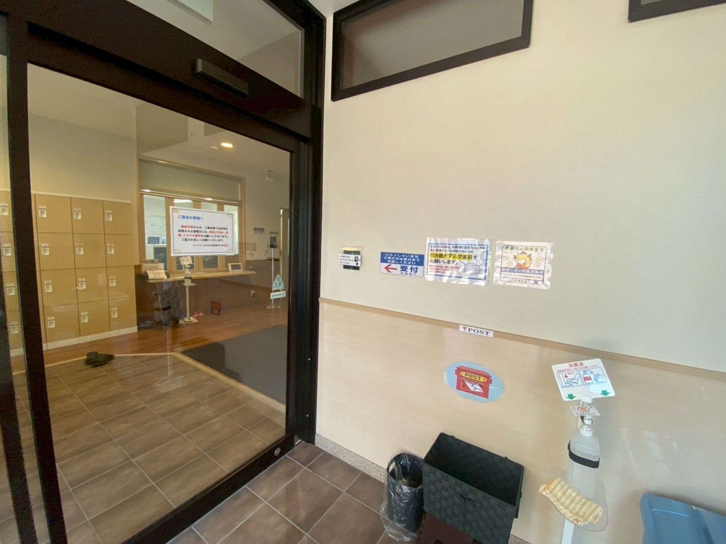 受付前のエントランス