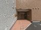 円形の建物のエントランス