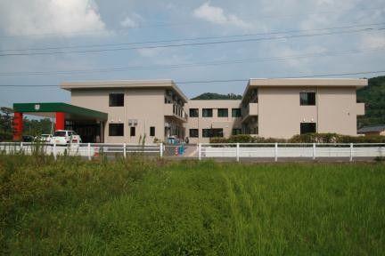 ゆったりとした建物の外観