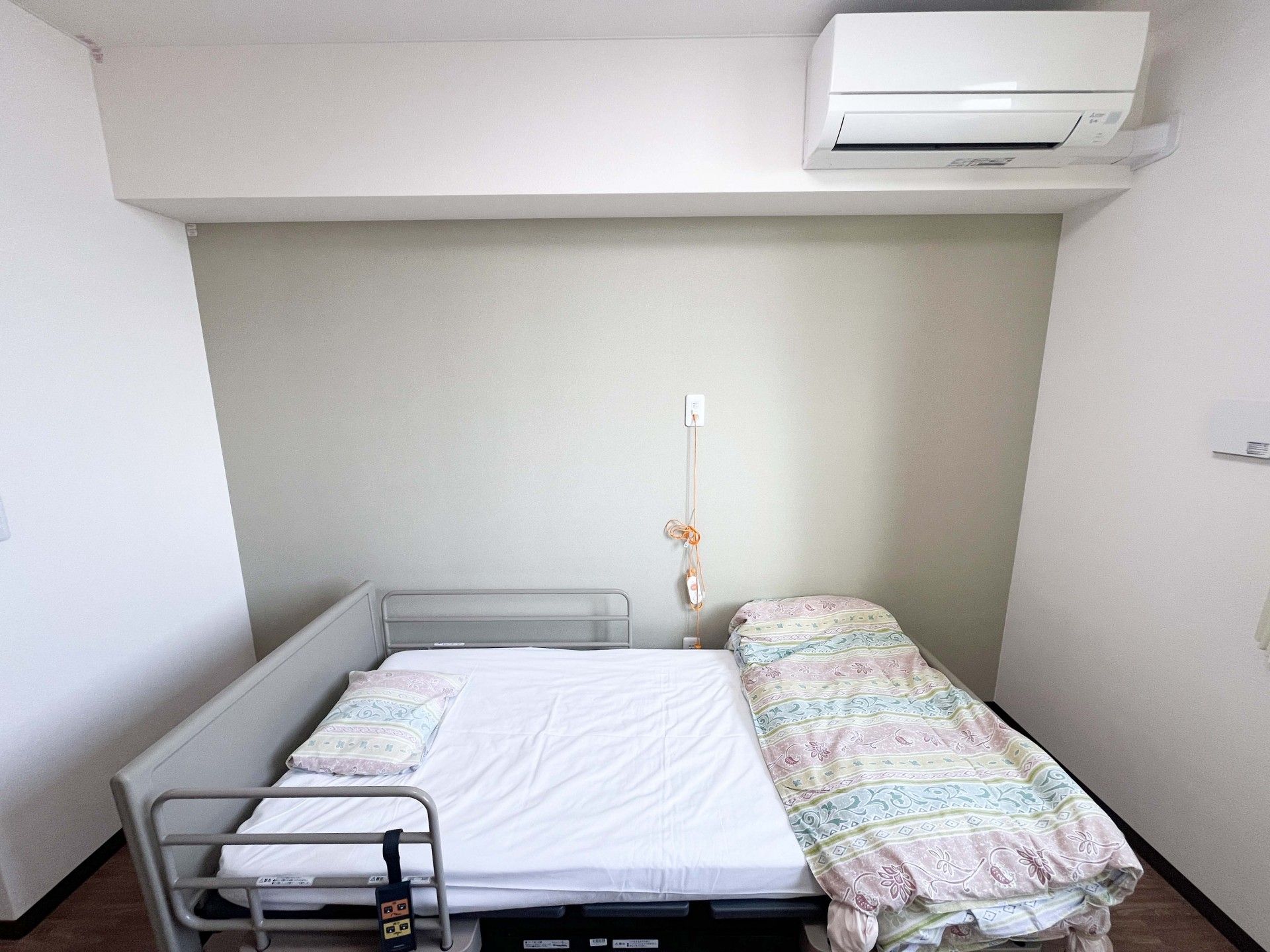 快適なベッドの部屋