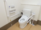 介護施設内の清潔なトイレ空間