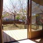 明るい庭園の眺め
