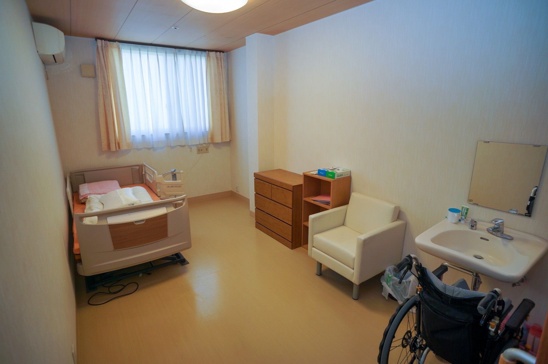 家具が備えられた部屋