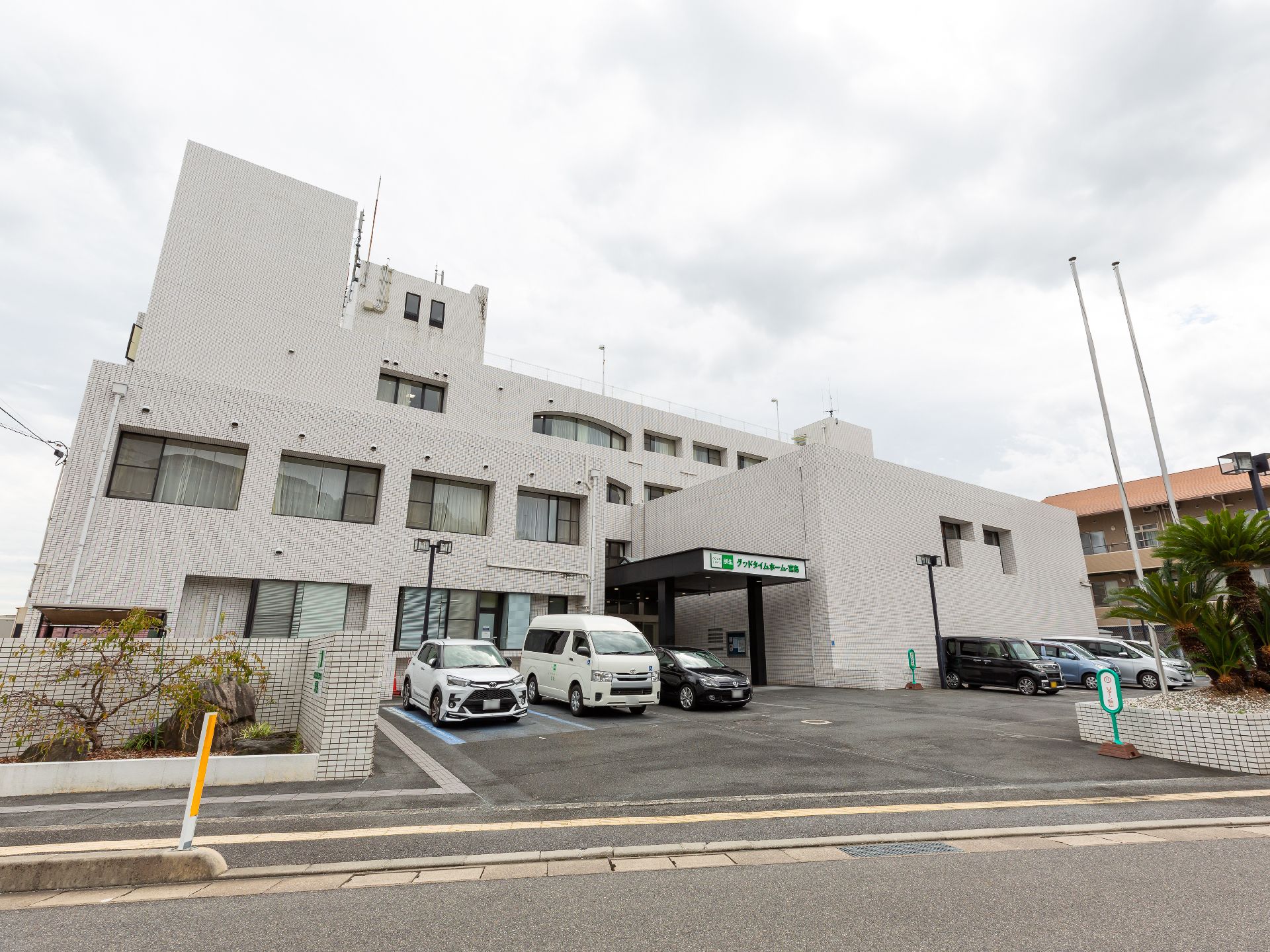 ４階建ての介護付き有料老人ホーム